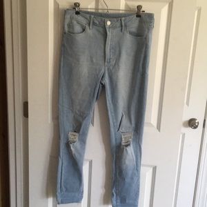 distressed cropped/skinny jeans